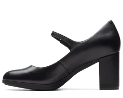 CLARKS Bayla Nora