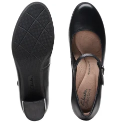CLARKS Bayla Nora