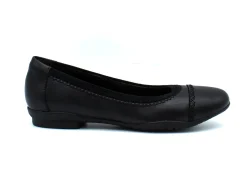 CLARKS Sara Bay Flat