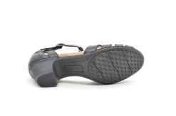COBB HILL Abbott Curvy Strap Sandal