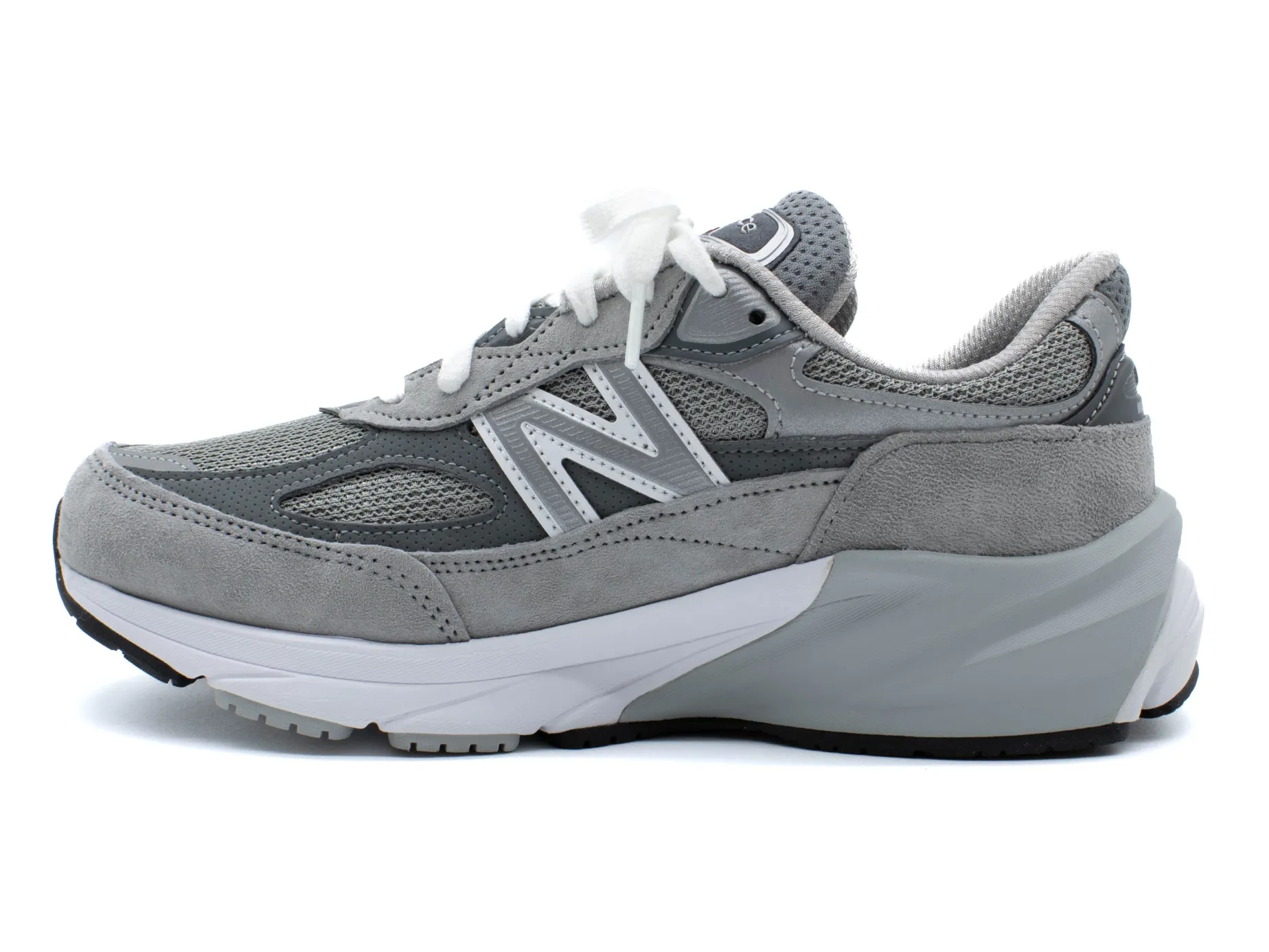 NEW BALANCE 990v6